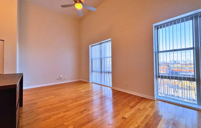 1 bed, 1 bath, $1,885, Unit E4