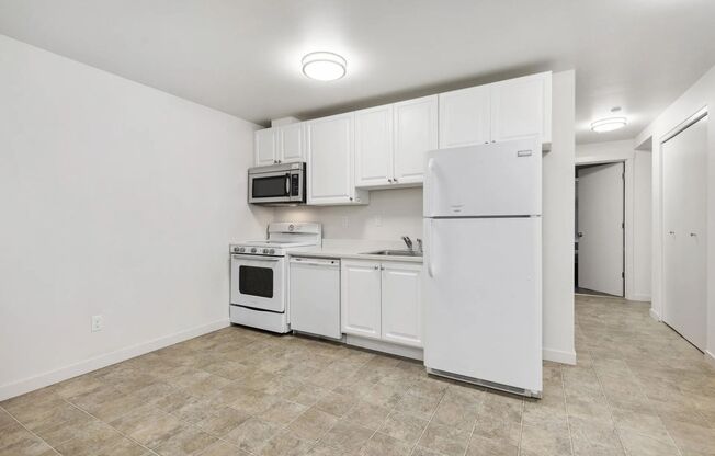 1 bed, 1 bath, 237 sqft, $895, Unit DaVinci-102-B-Standard