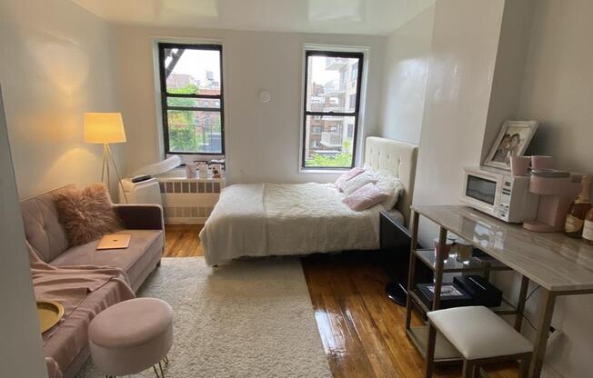 Studio, 1 bath, $2,200, Unit 4-B