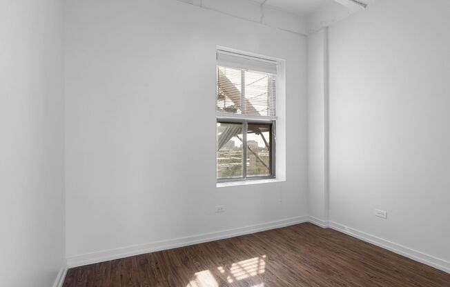 2 beds, 1 bath, 451 sqft, $2,300, Unit 811