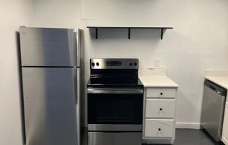 Studio, 1 bath, 1,100 sqft, $1,595, Unit 2011