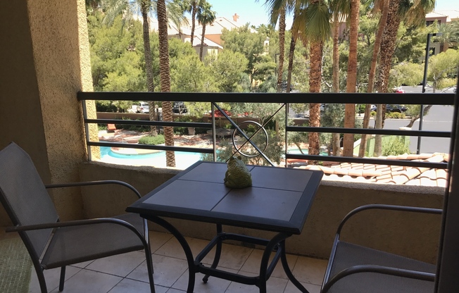 2 beds, 2 baths, $2,400, Unit # 206