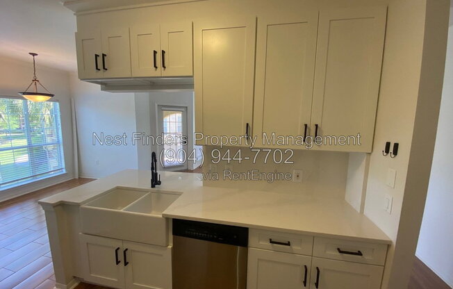 3 beds, 2 baths, 1,355 sqft, $2,000, Unit Apartment 1627