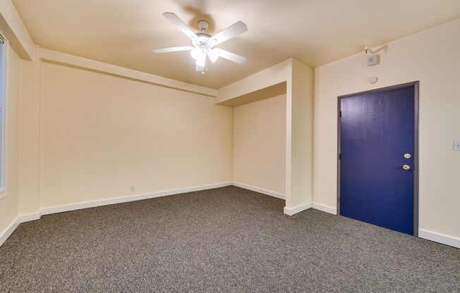 Studio, 1 bath, 325 sqft, $935, Unit 210