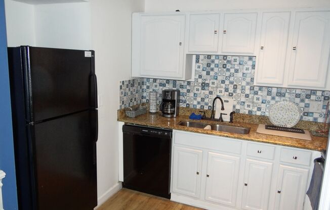 2 beds, 1 bath, $1,950