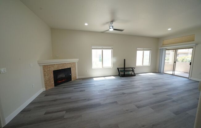 2 beds, 2 baths, $1,550, Unit Building 10
