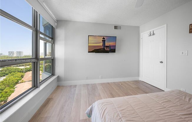 3 beds, 2 baths, $4,200, Unit # 1406