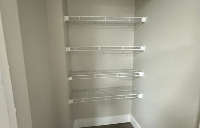 1 bed, 1 bath, 450 sqft, $1,000, Unit 434