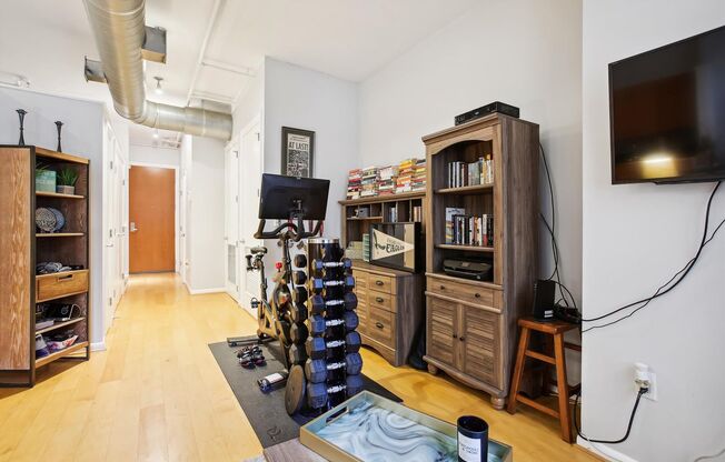 1 bed, 1 bath, $2,500