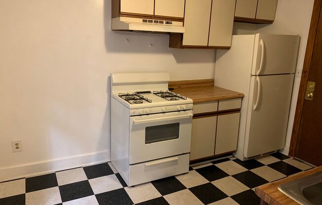 Studio, 1 bath, 500 sqft, $1,195, Unit 742-2