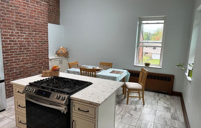 1321 Liverpool St