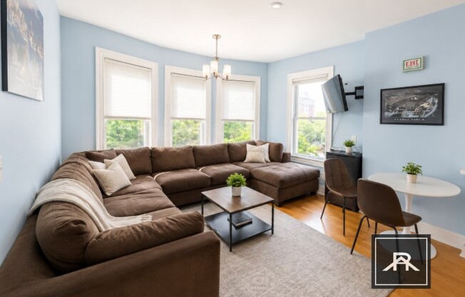 1514 COMMONWEALTH AVE