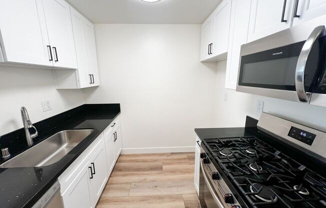 2 beds, 1 bath, 750 sqft, $2,495, Unit 0212
