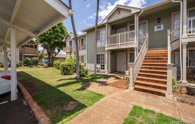 (2 bd / 2 ba / 2 parking Condo in Waikele)