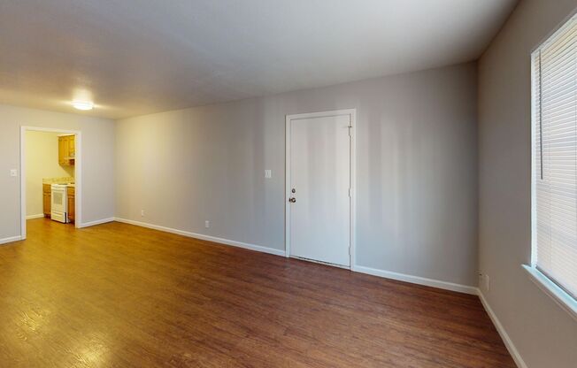 2 beds, 1 bath, 864 sqft, $920