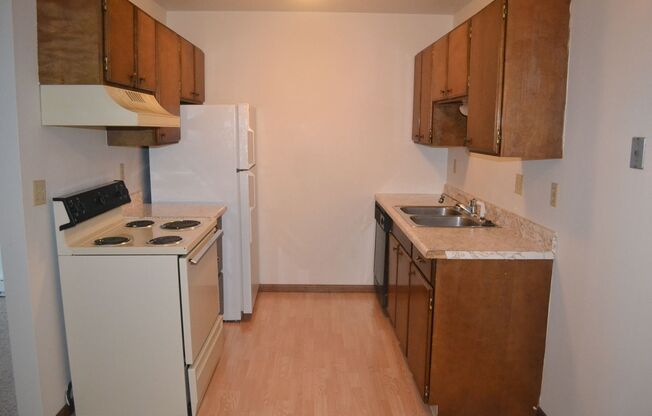 2 beds, 1 bath, 851 sqft, $875, Unit 17