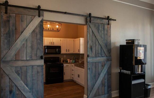 Sycamore Farms - Barndoors - Weidner