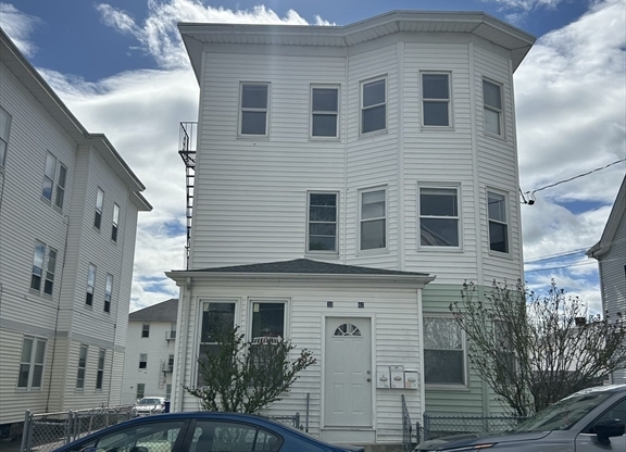 40 LARCH ST