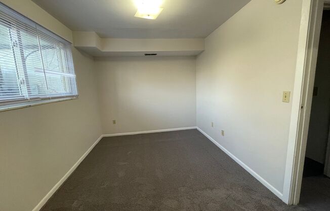 2 beds, 1 bath, $1,250, Unit 1