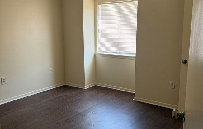 2 beds, 1.5 baths, 1,100 sqft, $900, Unit 1855-C