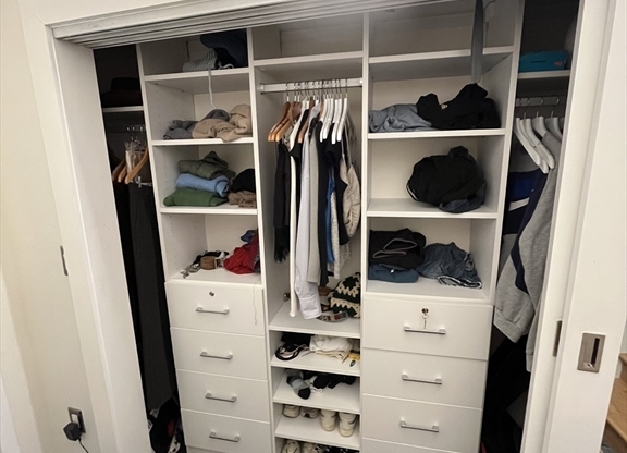 1 bed, 1 bath, 540 sqft, $3,200, Unit 322