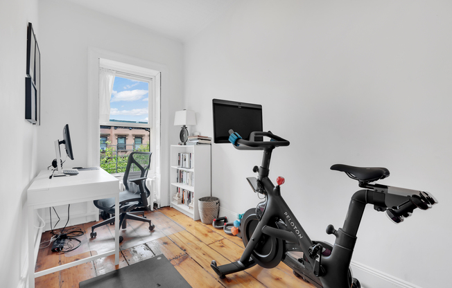33 STERLING PL