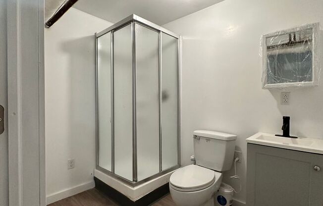 Studio, 1 bath, 304 sqft, $700, Unit G-11