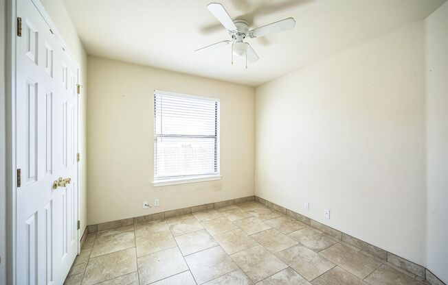 3 beds, 1 bath, $1,650