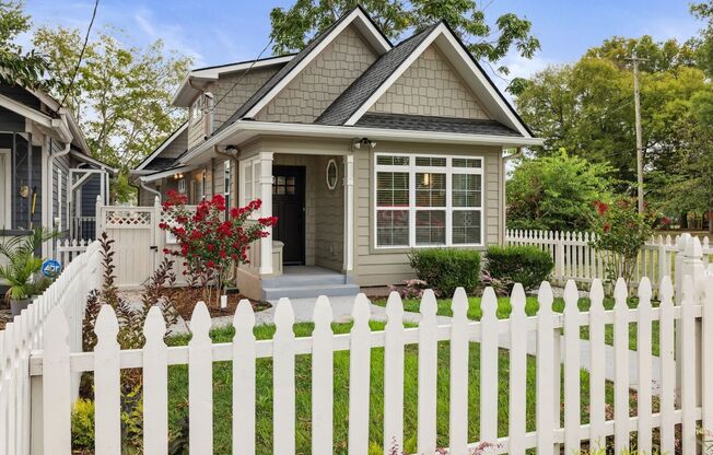 Charming Renovated 1900s Home with Modern Flair – Nashville, TN 37210 FOR LEASE