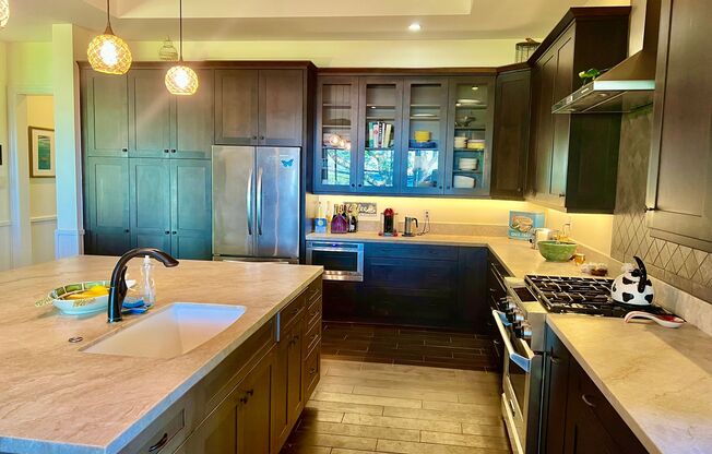 4 beds, 3.5 baths, $15,500