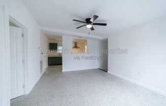 823 N TRINITY