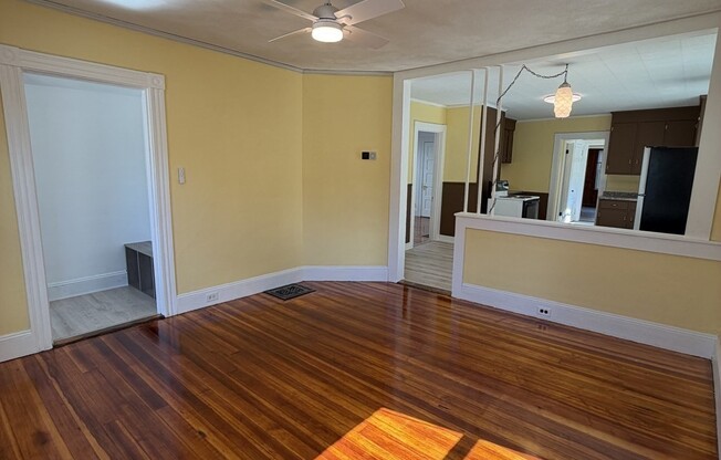 3 beds, 1 bath, 1,138 sqft, $3,100, Unit 1
