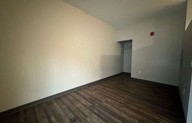 Studio, 1 bath, 420 sqft, $1,600, Unit 204