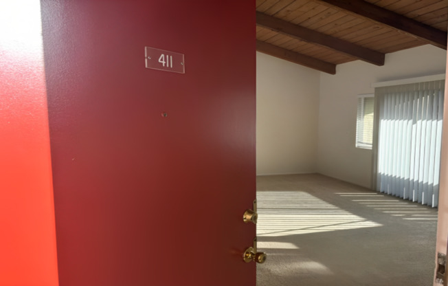 Spacious 2-Bed Condo in Gated Community! MOVE-IN SPECIAL!!