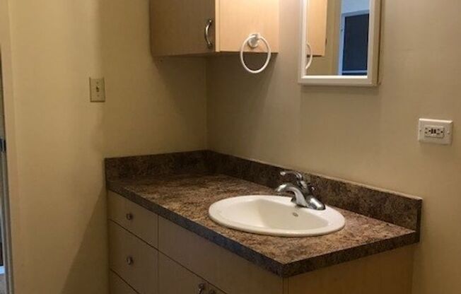 Studio, 1 bath, $1,550, Unit # #A 902