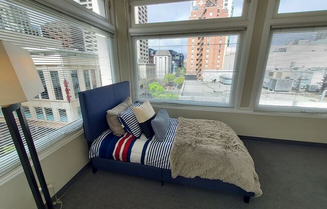 1 bed, 1 bath, 425 sqft, $1,550, Unit 808