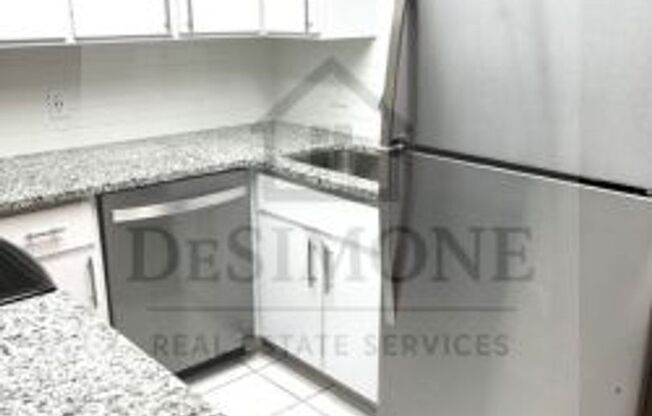 1 bed, 1 bath, 570 sqft, $1,099, Unit R-11