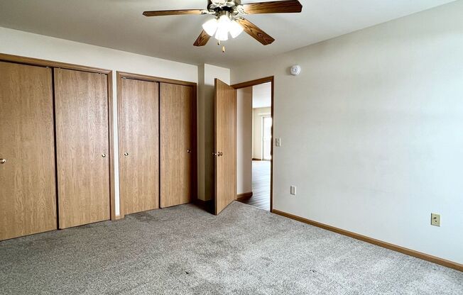 2 beds, 1 bath, 919 sqft, $1,070, Unit ME 2301-14