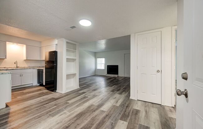 2 beds, 2 baths, 1,050 sqft, $899