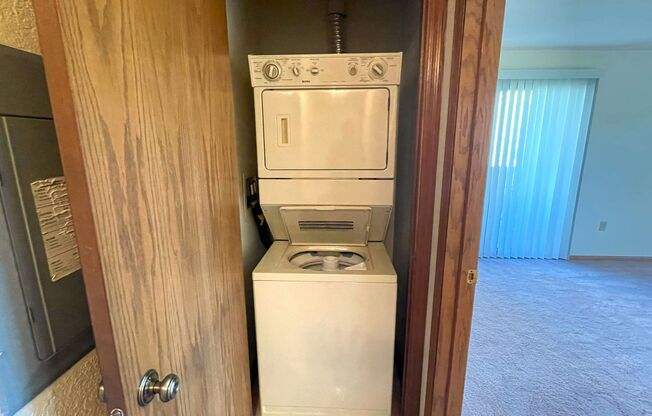 2 beds, 2 baths, 1,400 sqft, $1,650, Unit 6855-103