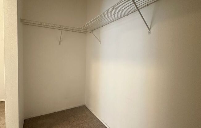 Studio, 1 bath, 315 sqft, $1,200