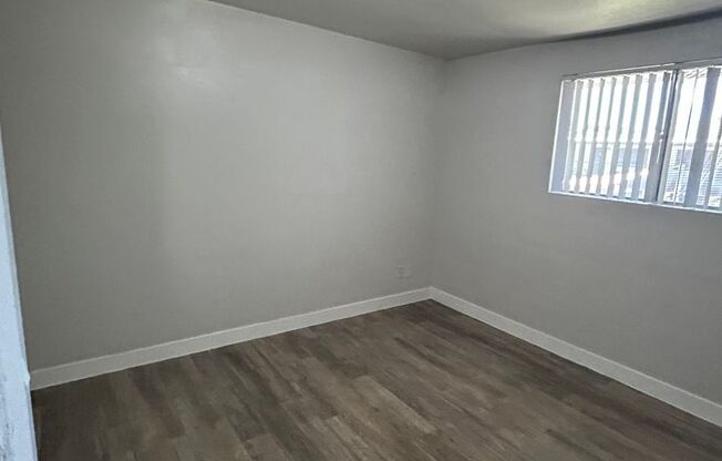 2 beds, 1 bath, 810 sqft, $1,195, Unit 75