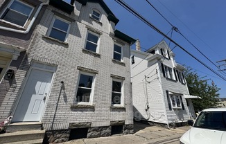 427 W BERWICK