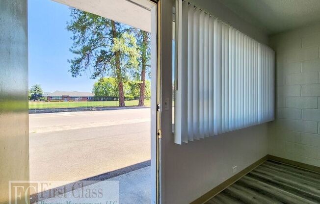 4555 SW ERICKSON AVE