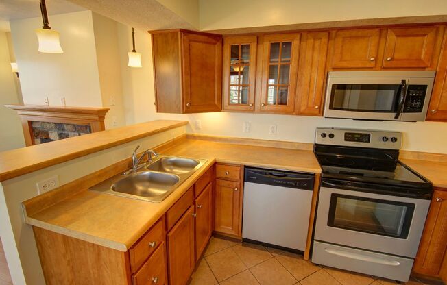 1 bed, 1.5 baths, 750 sqft, $1,399