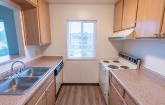 2 beds, 2 baths, 945 sqft, $1,760