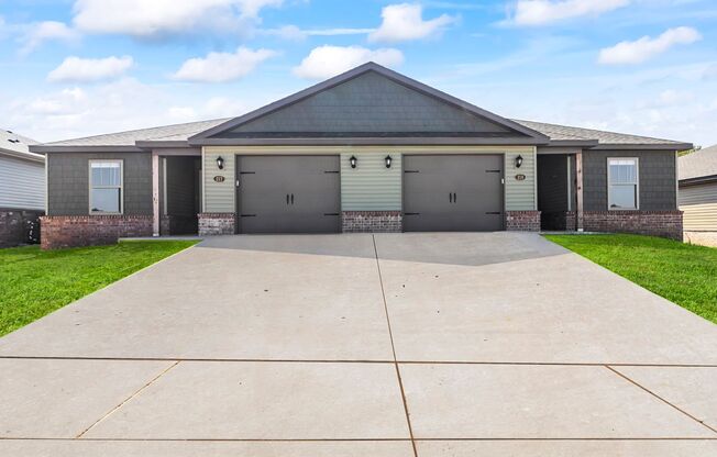 2 beds, 2 baths, 905 sqft, $1,445, Unit 014-0231