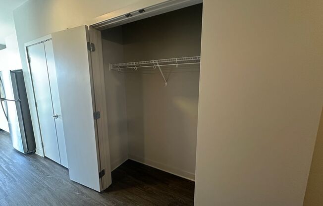 2 beds, 1 bath, 676 sqft, $1,895, Unit 411
