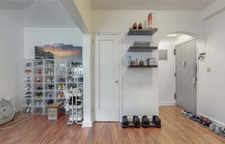 1 bed, 1 bath, 600 sqft, $1,900, Unit 910