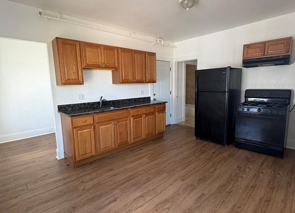 135 CHESNUT ST
